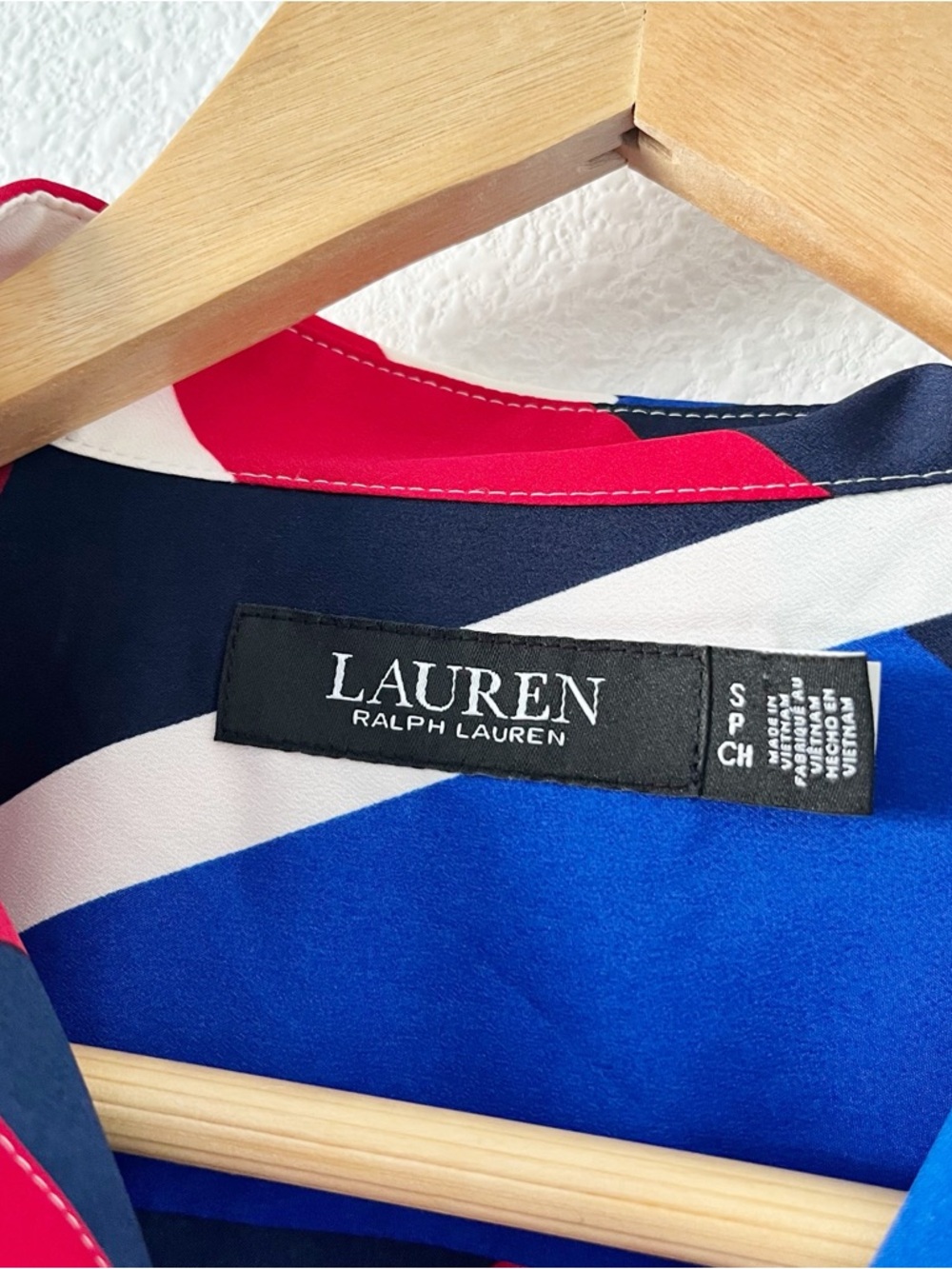 Lauren Ralph Lauren Classic Fit Print Crepe Button Down Long Sleeve Satin Shirt - Picture 3 of 10